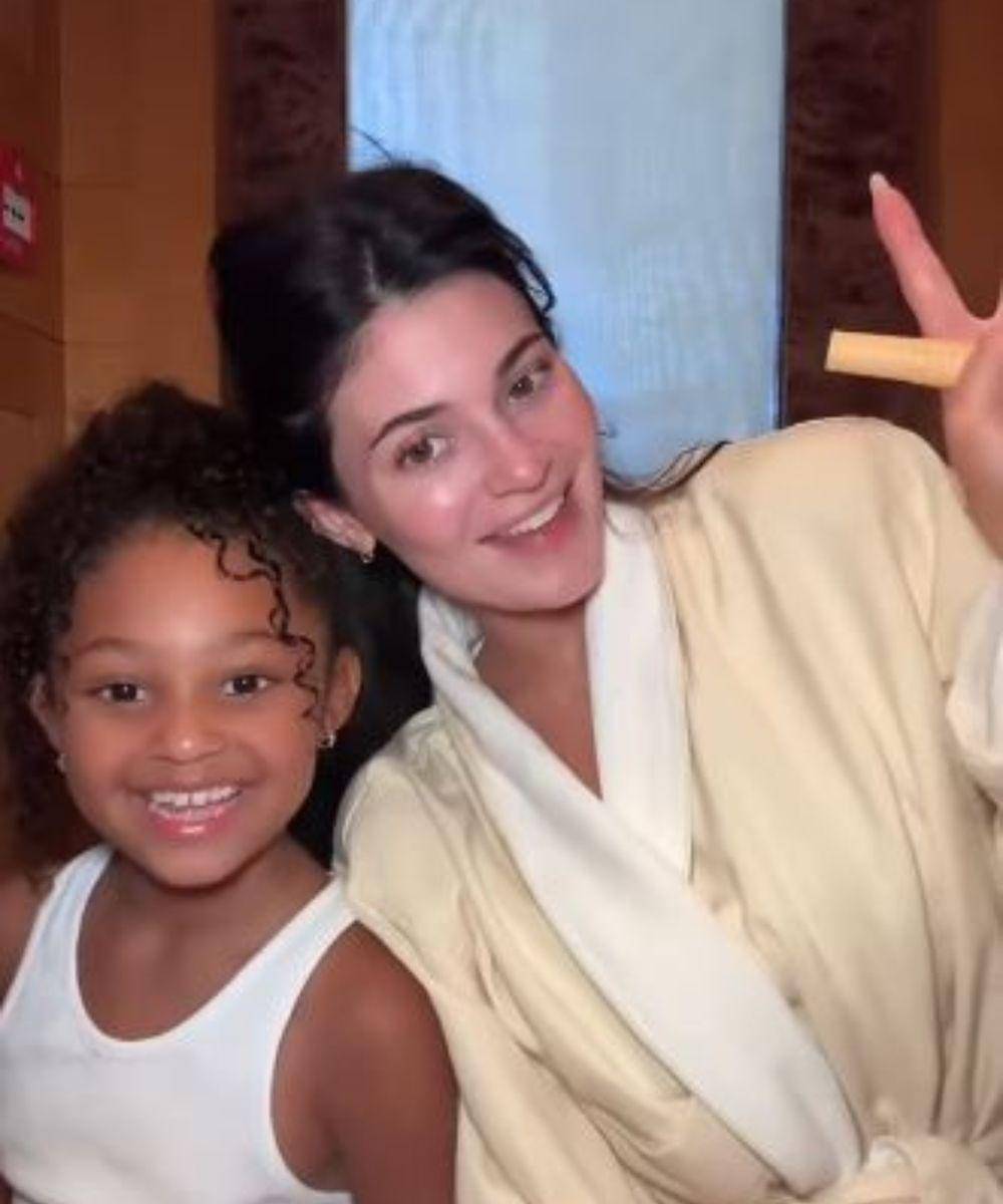 kylie jenner dan stormi makeup