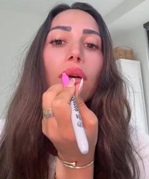Tren Kecantikan Aneh di TikTok Spidol untuk Lip Liner 2.jpg
