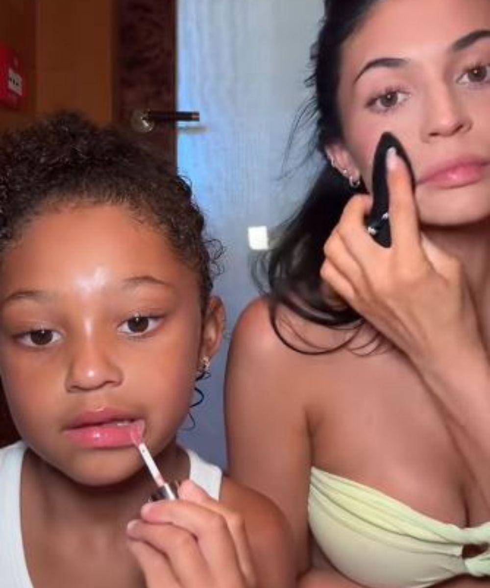 kylie jenner dan stormi makeup