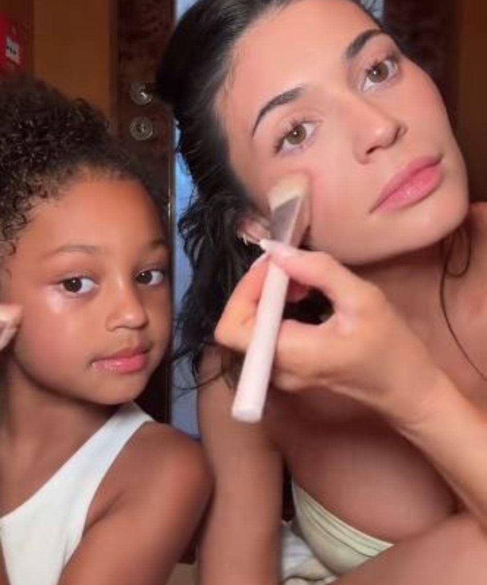 kylie jenner dan stormi makeup