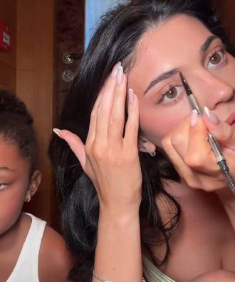 kylie jenner dan stormi makeup