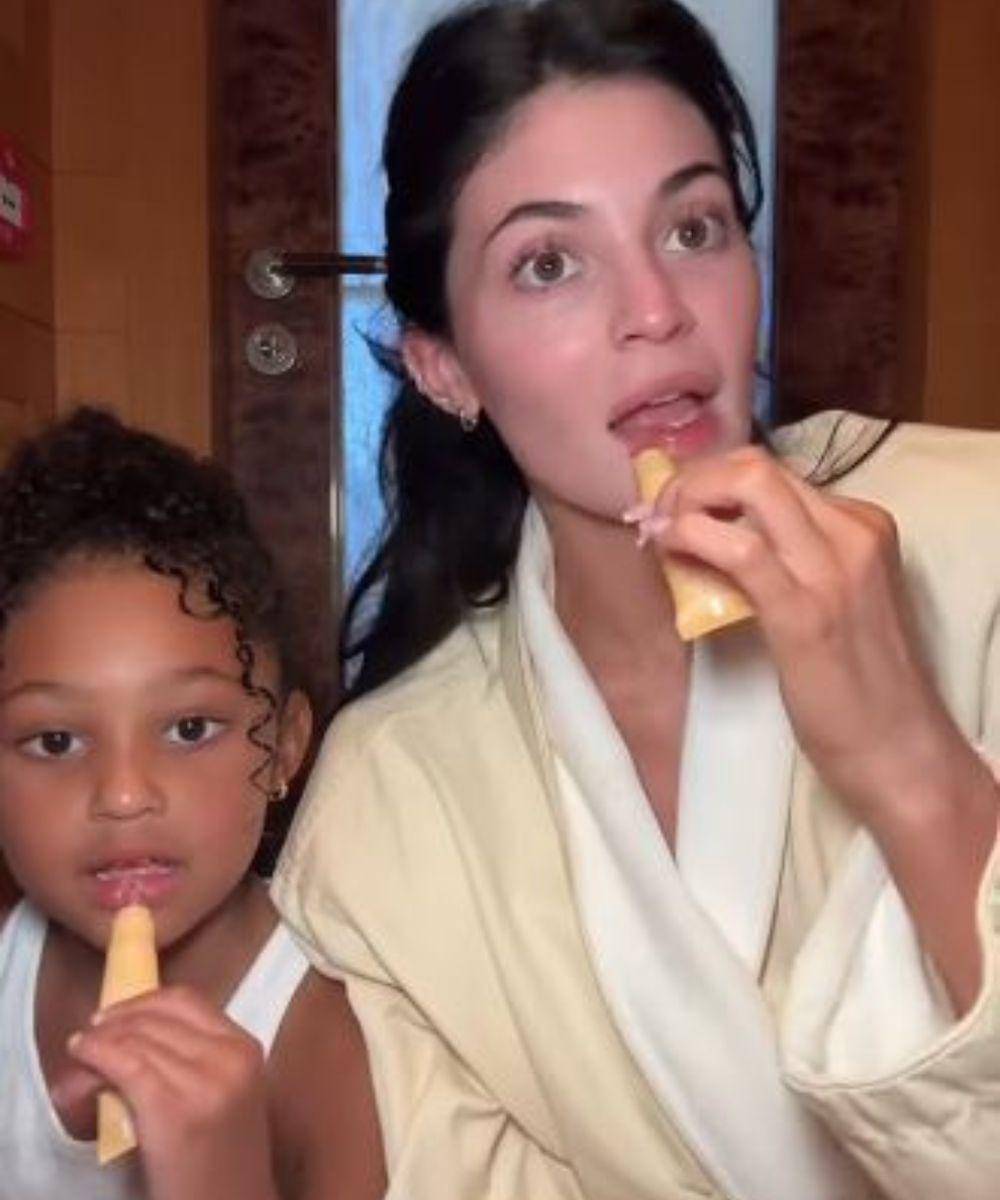 kylie jenner dan stormi makeup