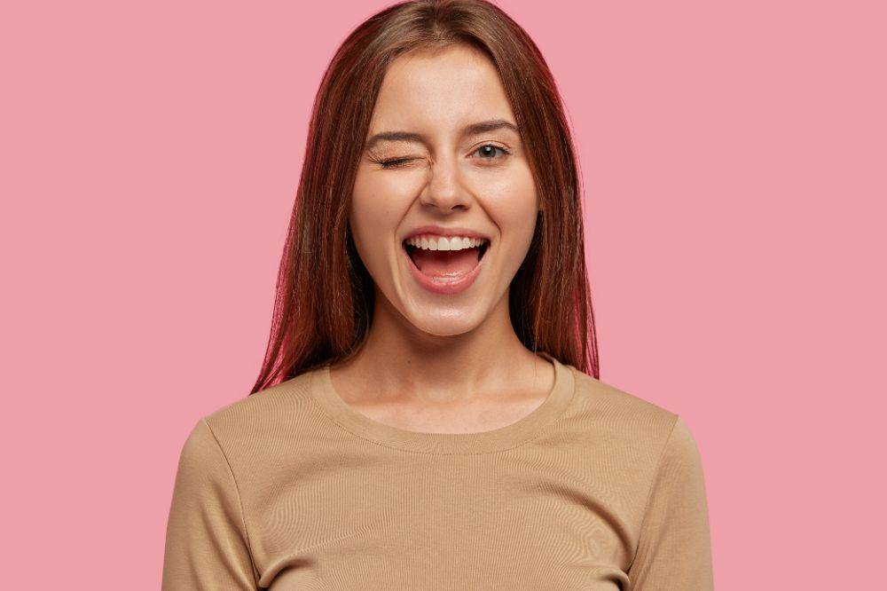 Cara Menghilangkan Smile Line yang Semakin Terlihat