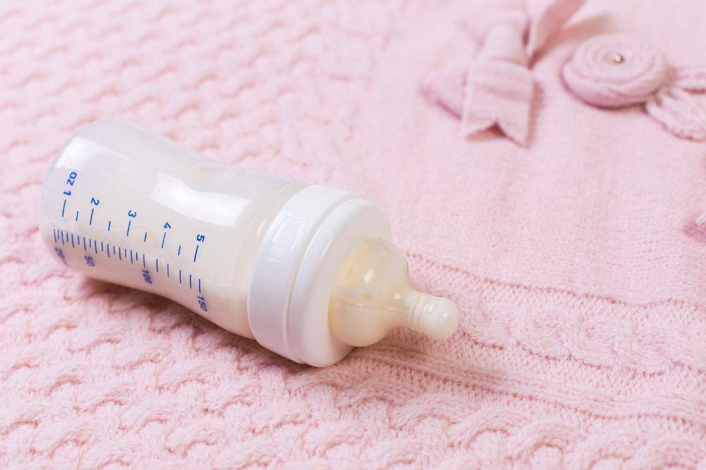 Tips Sterilisasi Botol Susu Bayi agar Si Kecil Terhindar dari Kuman.jpg