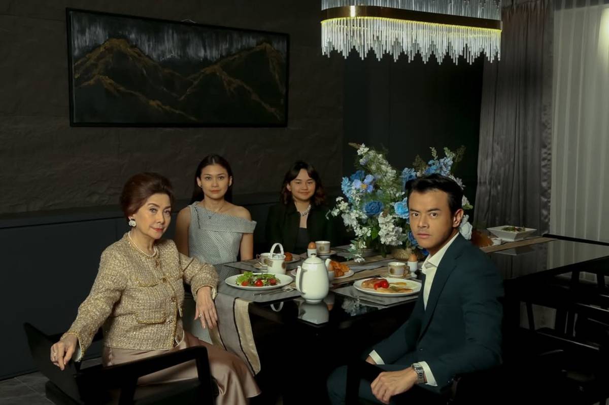 Dion Wiyoko Bentuk Tubuh Ideal Demi Berperan di Film A Normal Woman (4).png