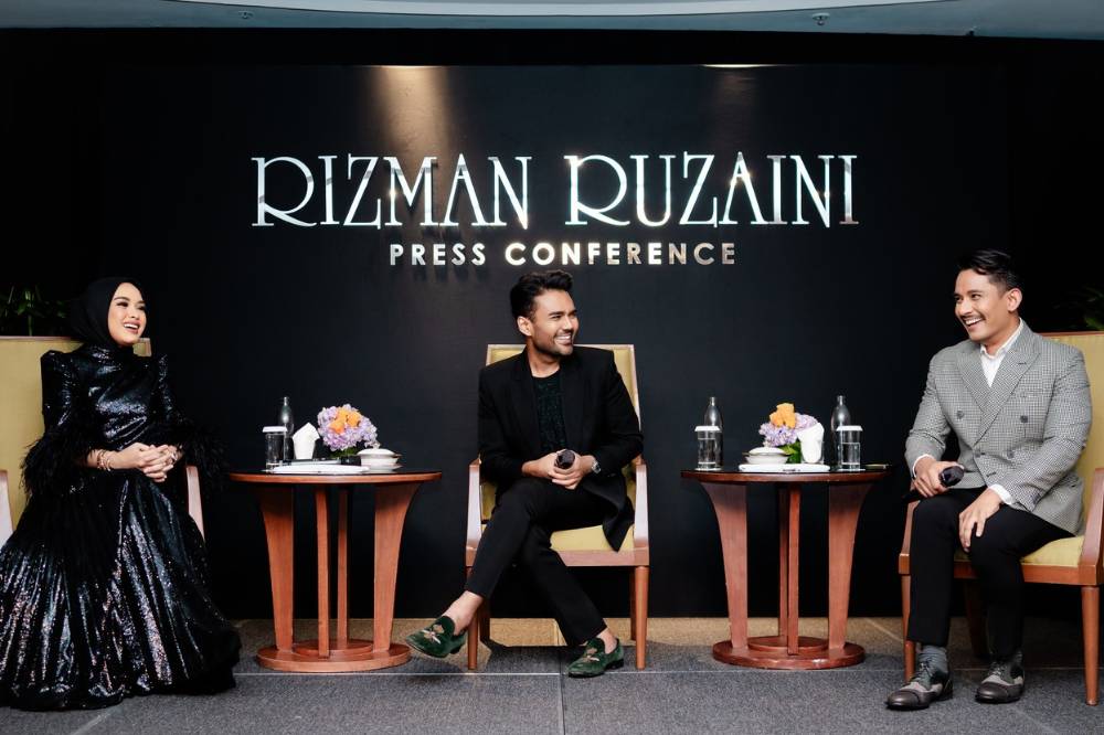Kolaborasi Modinity Group dan Rizman Ruzaini jadi gebrakan fashion Asia Tenggara menuju panggung dunia. Simak 3 sorotan pentingnya di sini!.png