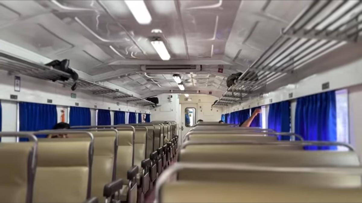 kenapa kereta api kelas bisnis di pulau Jawa dihapus