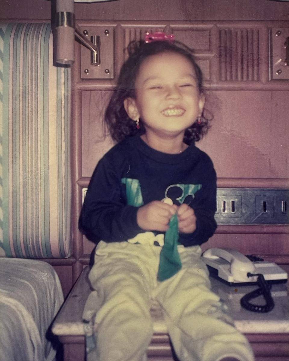 erika carlina masa kecil