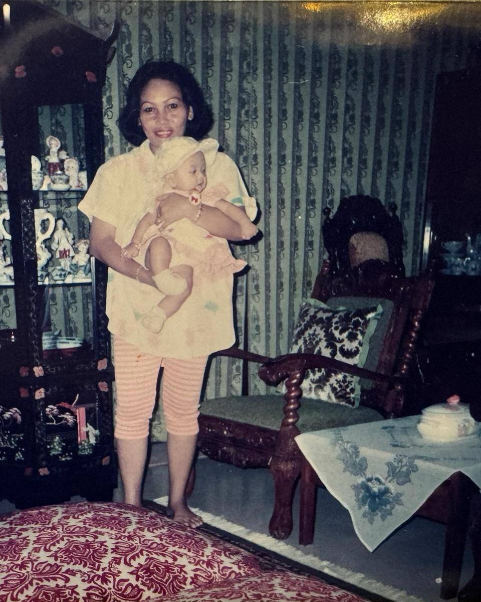 erika carlina masa kecil