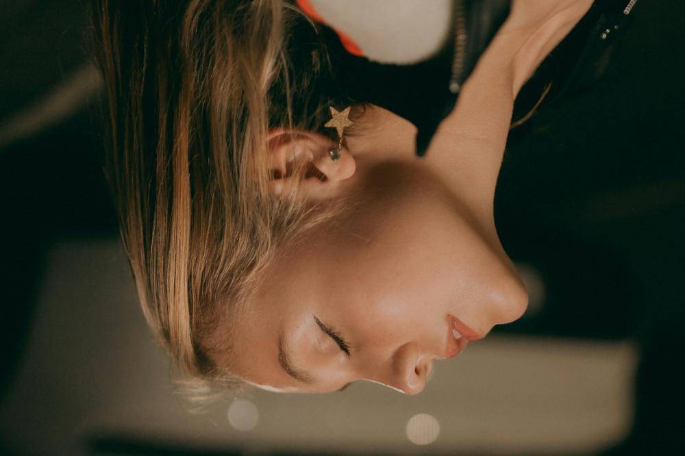 Bahaya Tidak Membersihkan Makeup sebelum Tidur (3).jpg