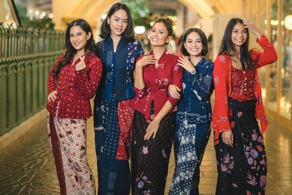 Kebaya Masa Kini: Simbol Gaya dan Identitas Diri Perempuan Indonesia