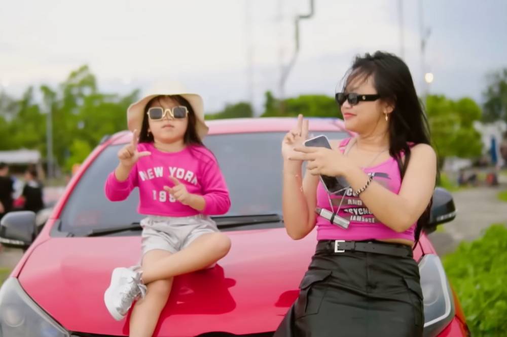 Lirik Lagu 'So Pirang', Viral Tren TikTok Mo Skip Dulu Pacar Baru
