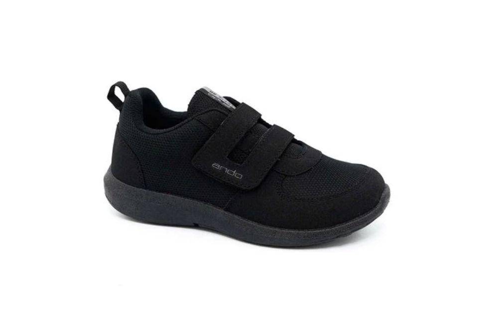 Ando sepatu sekolah anak