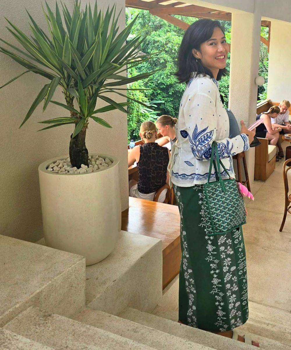 7 Selebriti yang Pakai Kebaya Sehari-hari, Jadi Inspirasi Gaya Mama