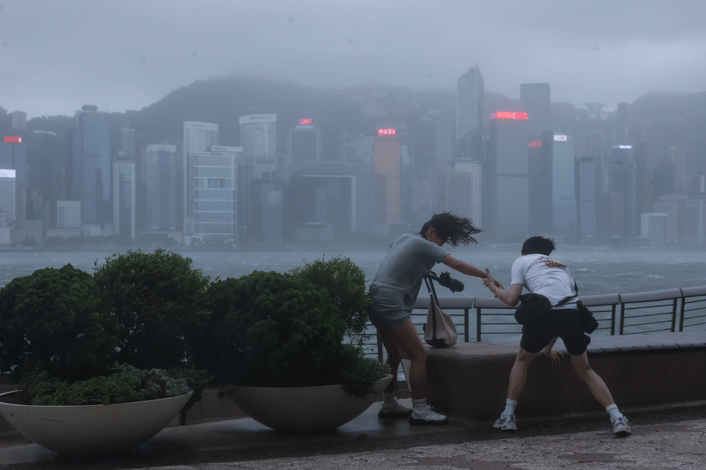 Angin topan Wipha di Hong Kong