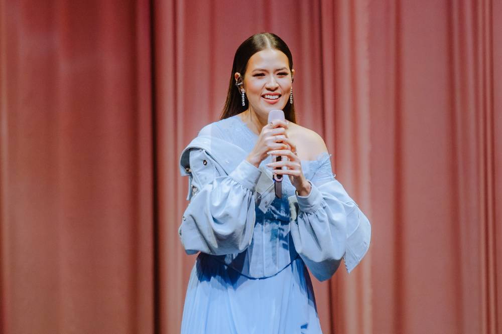 Raisa ambiVert Showcase