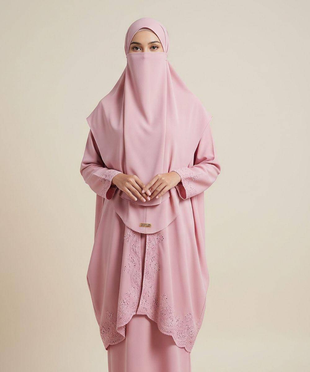 6 Inspirasi Kebaya Hijab Syar'i untuk Mama Tampil Sopan dan Anggun