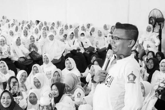 Profil dan Biodata Maula Akbar, Apa Pekerjaannya?