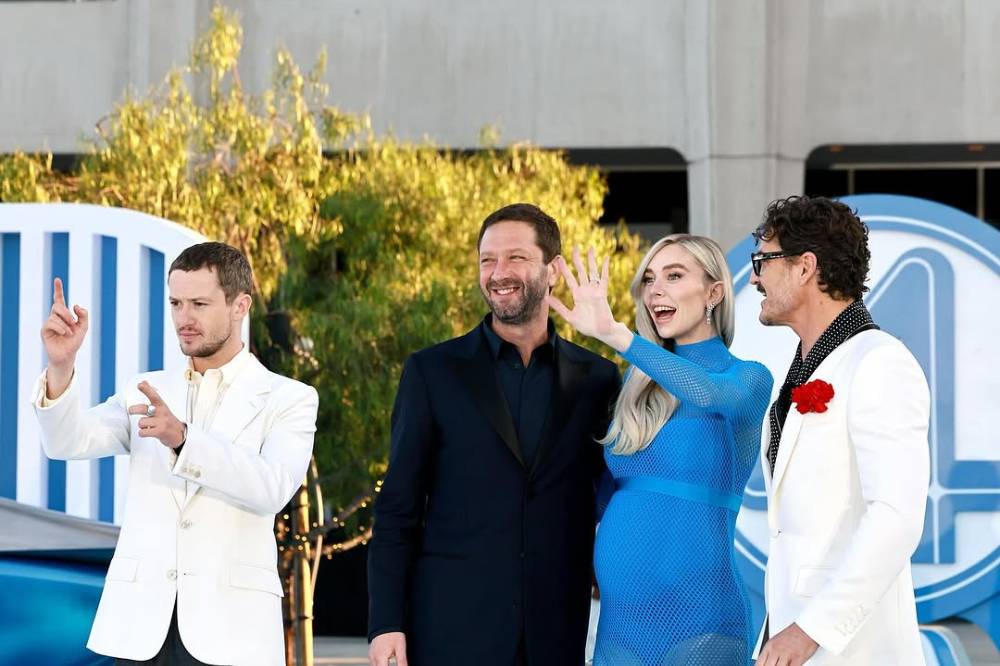 Sedang Hamil, Ini Foto Vanessa Kirby dengan Cast Fantastic Four 4.png