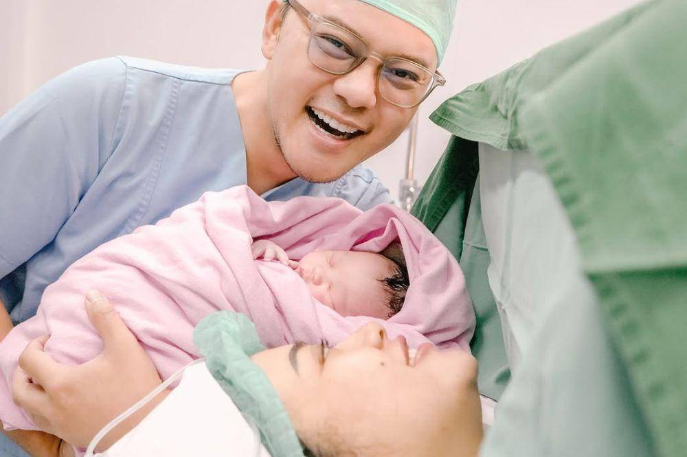 Kabar Gembira! Danang DA dan Hemas Nura Akhirnya Diberkati Anak Perempuan Setelah 3 Tahun Menanti