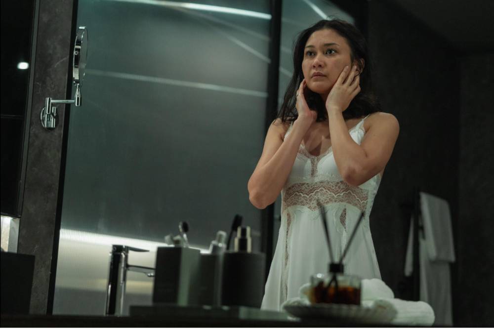 Fakta Dion Wiyoko dan Marissa Anita di Film A Normal Woman