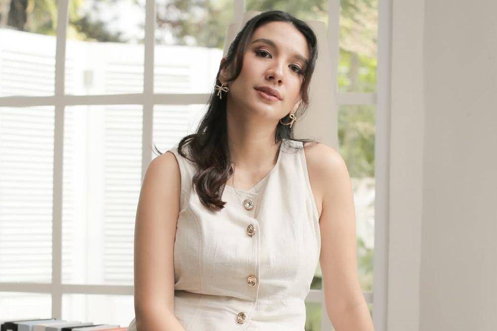 Acha Sinaga Berdamai dengan Bentuk Tubuh Usai Melahirkan Anak Ketiga.jpg