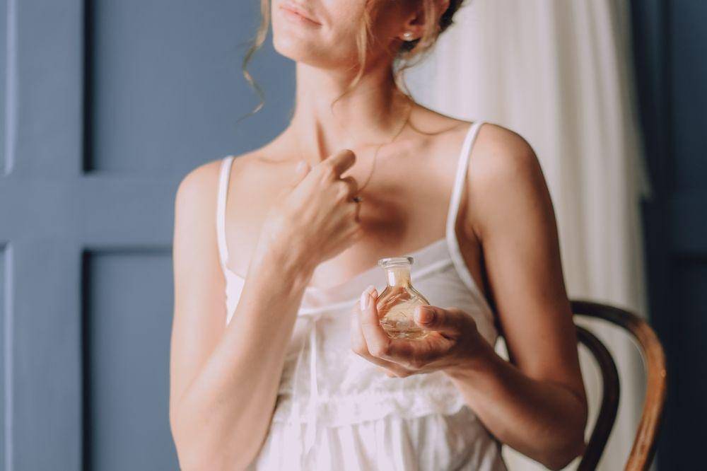 5 Rekomendasi Parfum yang Cocok Dipakai Siang Hari, Nggak Nyengat!