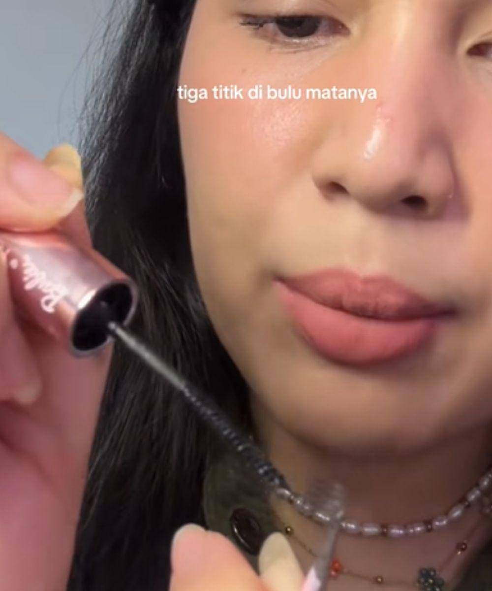 Cara Pakai Cluster Lashes untuk Mata Sensitif