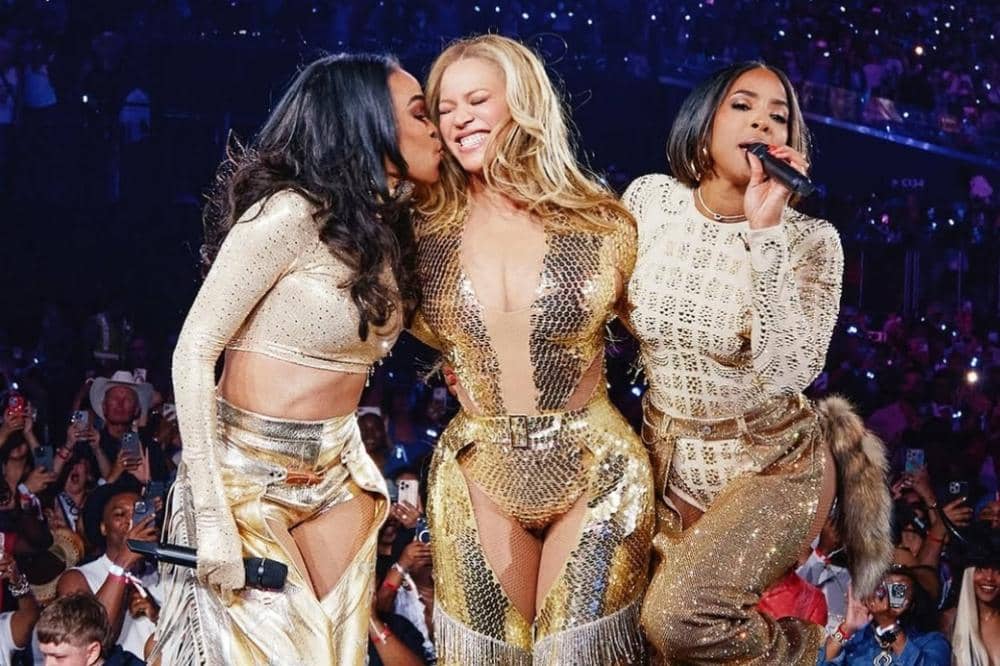 Legends! Gaya Destiny's Child Reuni di Atas Panggung (2).jpg