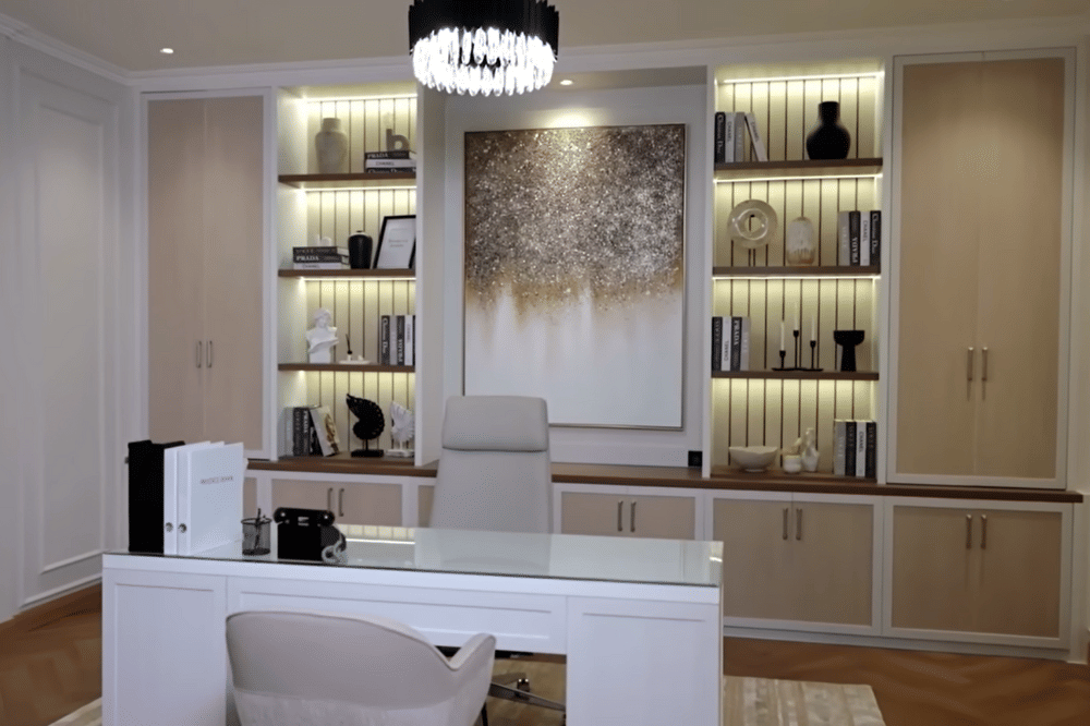 Foto Ruang Kerja Aurel Hermansyah