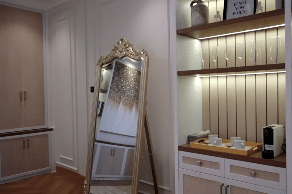 Foto Ruang Kerja Aurel Hermansyah