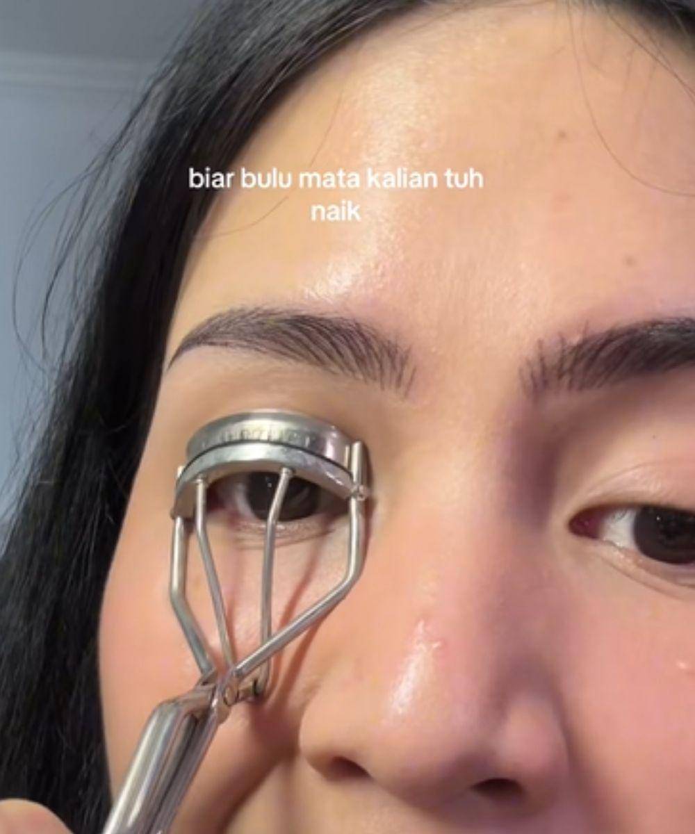 Cara Pakai Cluster Lashes untuk Mata Sensitif