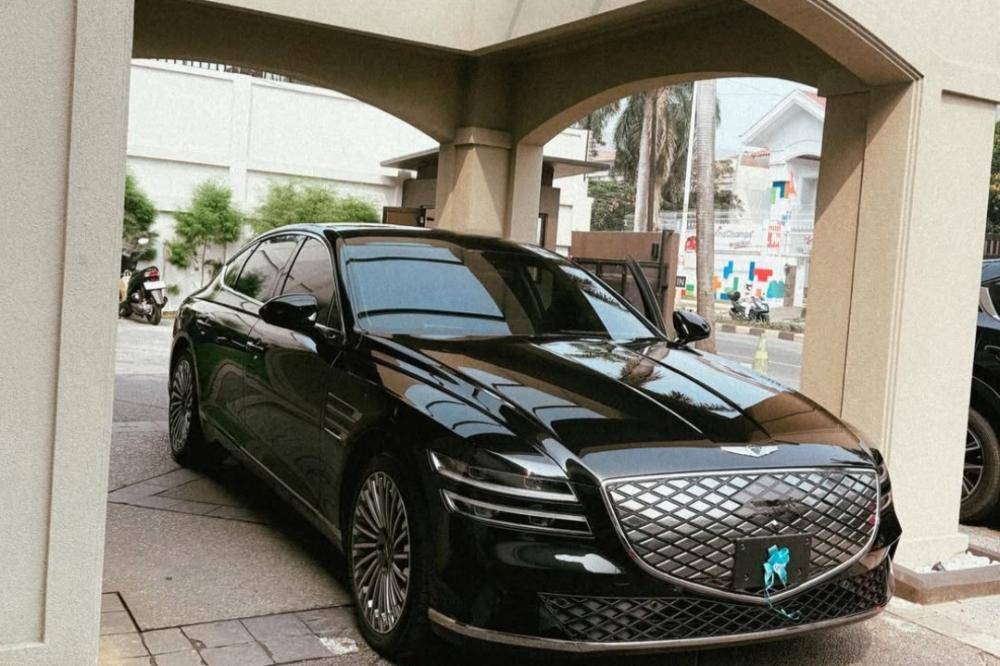 Thariq Berikan Mobil untuk Aaliyah sebagai Hadiah Melahirkan (3).jpg