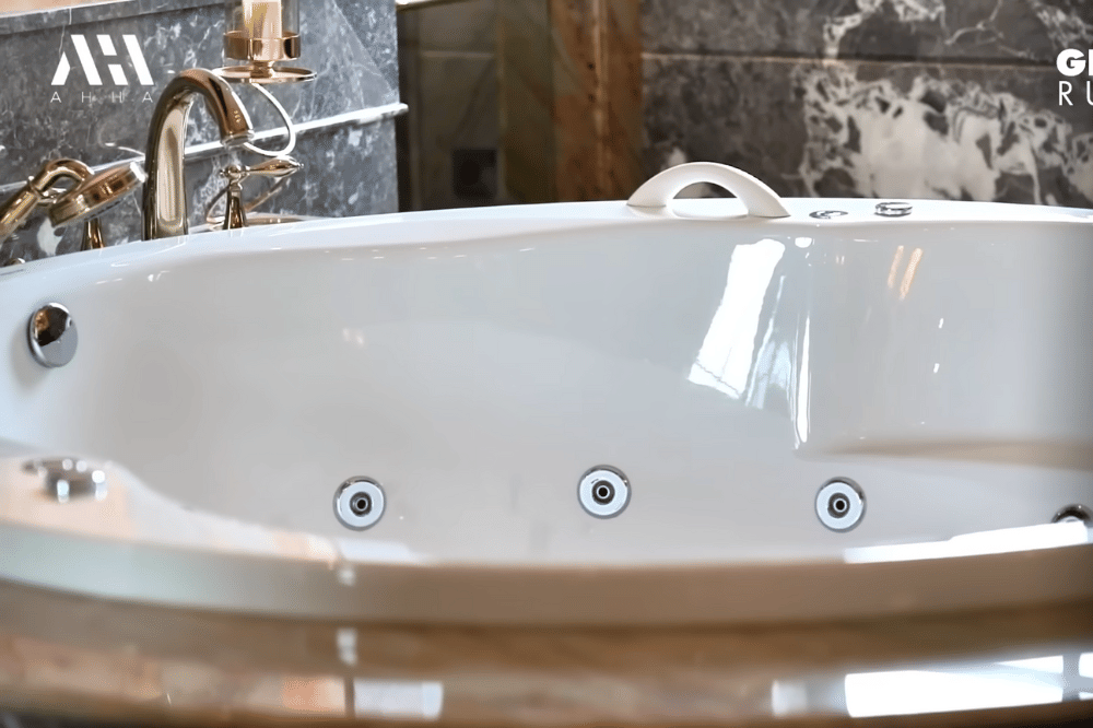 Foto Kamar Mandi di Rumah Dokter Reza Gladys