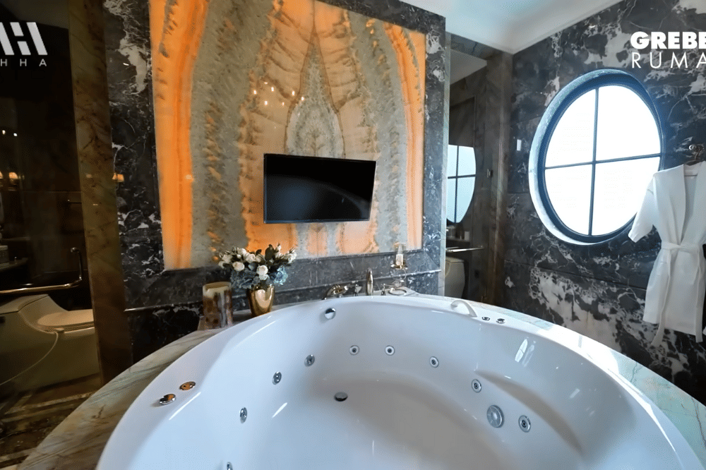 Foto Kamar Mandi di Rumah Dokter Reza Gladys