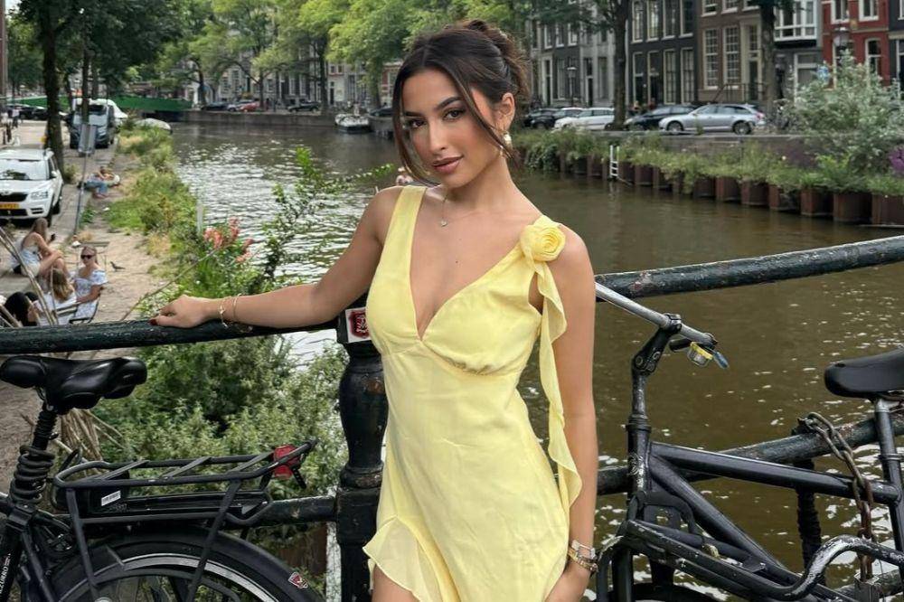 5 Gaya Jennifer Coppen Saat Liburan ke Eropa, Makin Chic!