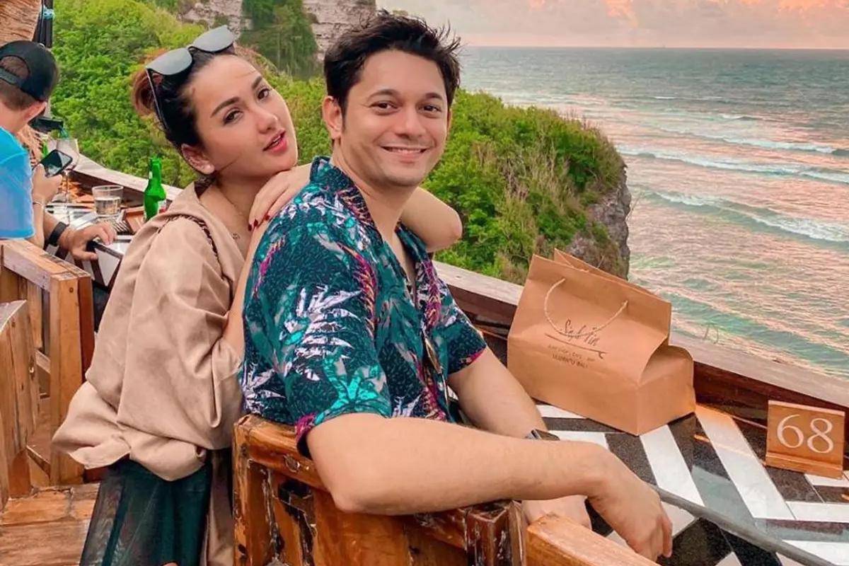 Artis yang Menikah dengan DJ