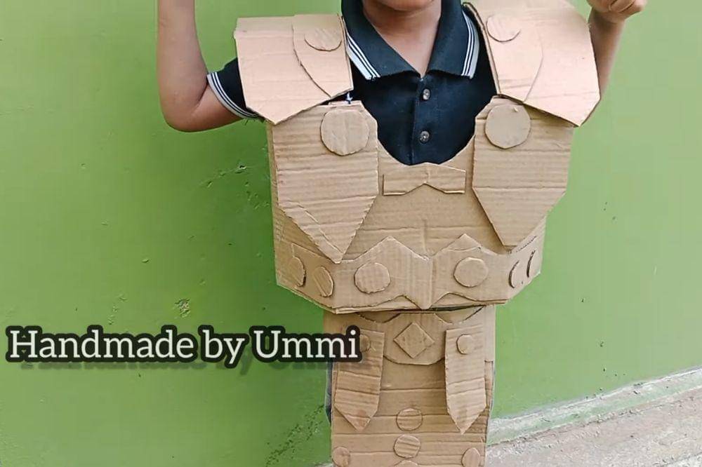 Kostum karnaval dari kardus