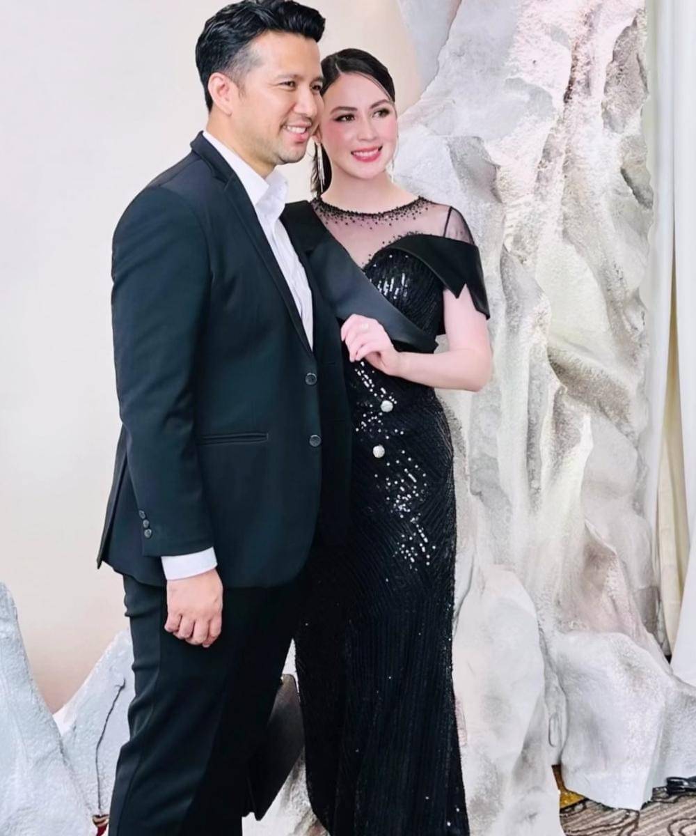 Gaya Arumi Bachsin di Resepsi Luna–Maxime, Aura Elegannya Terpancar! (3).jpg