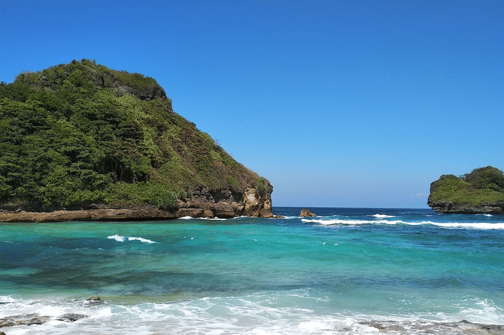 23 Tempat Wisata Alam di Jawa Timur Terdekat, Beragam Pilihan! (8).png