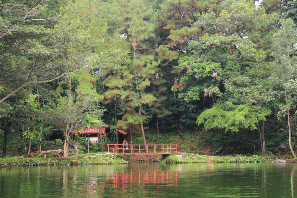 12 Tempat Wisata Alam di Kuningan Terdekat, 4 Jam dari Jakarta! (2).png
