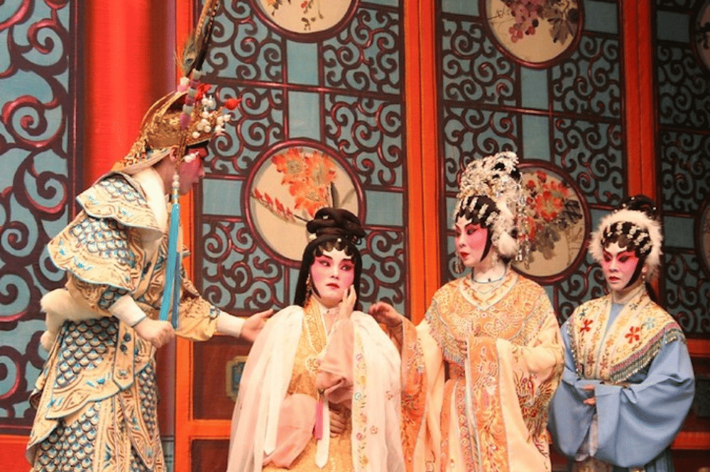 Fakta Larangan Pindah Rumah saat Ghost Month, Ini Alasannya