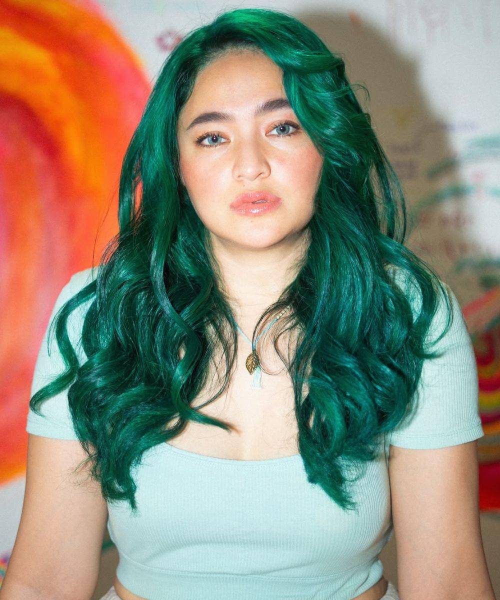 6 Potret Marshanda dengan Warna Rambut Nyentrik, Tampil Berani!