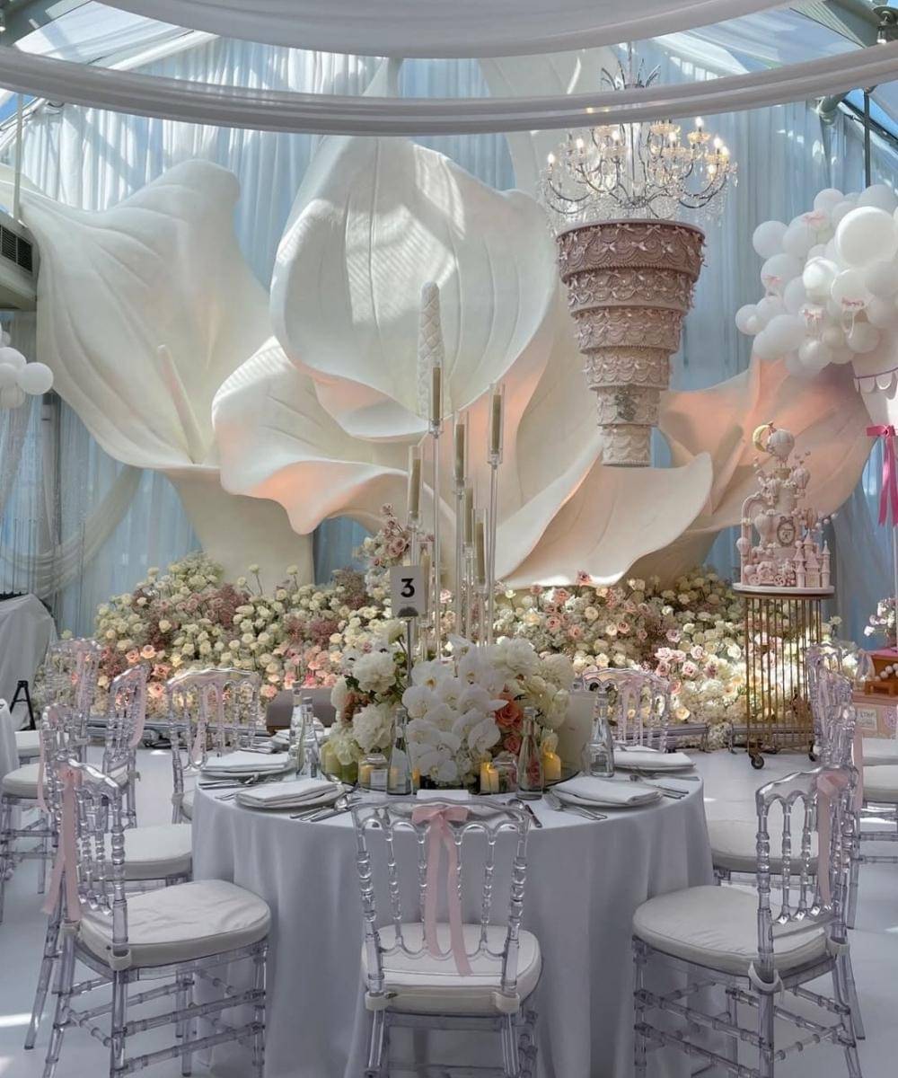 Gaya Cetar Syahrini Saat Ulang Tahun ke-45, Masih Seperti Princess! (4).jpg