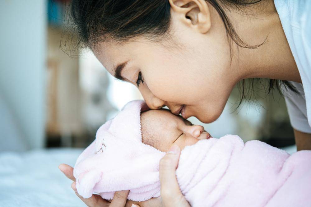 Jangan Terima Tamu Dulu setelah Melahirkan, Ini Alasannya (4).jpg