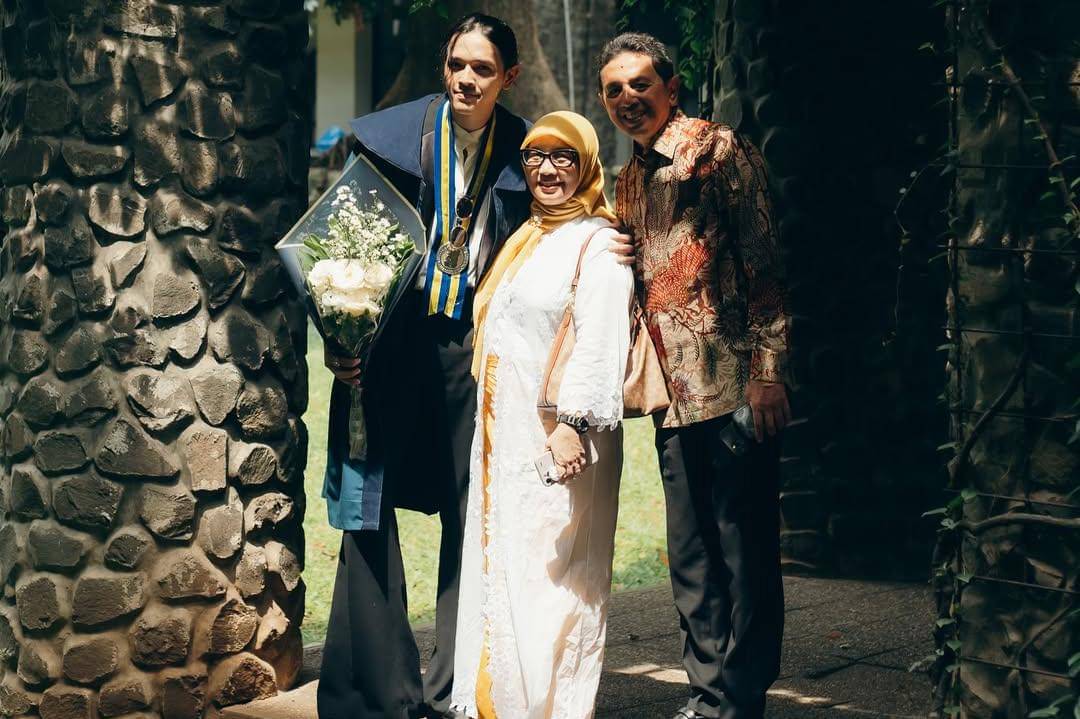 Biodata Faishal Tanjung Suami Nadin Amizah 2.jpg