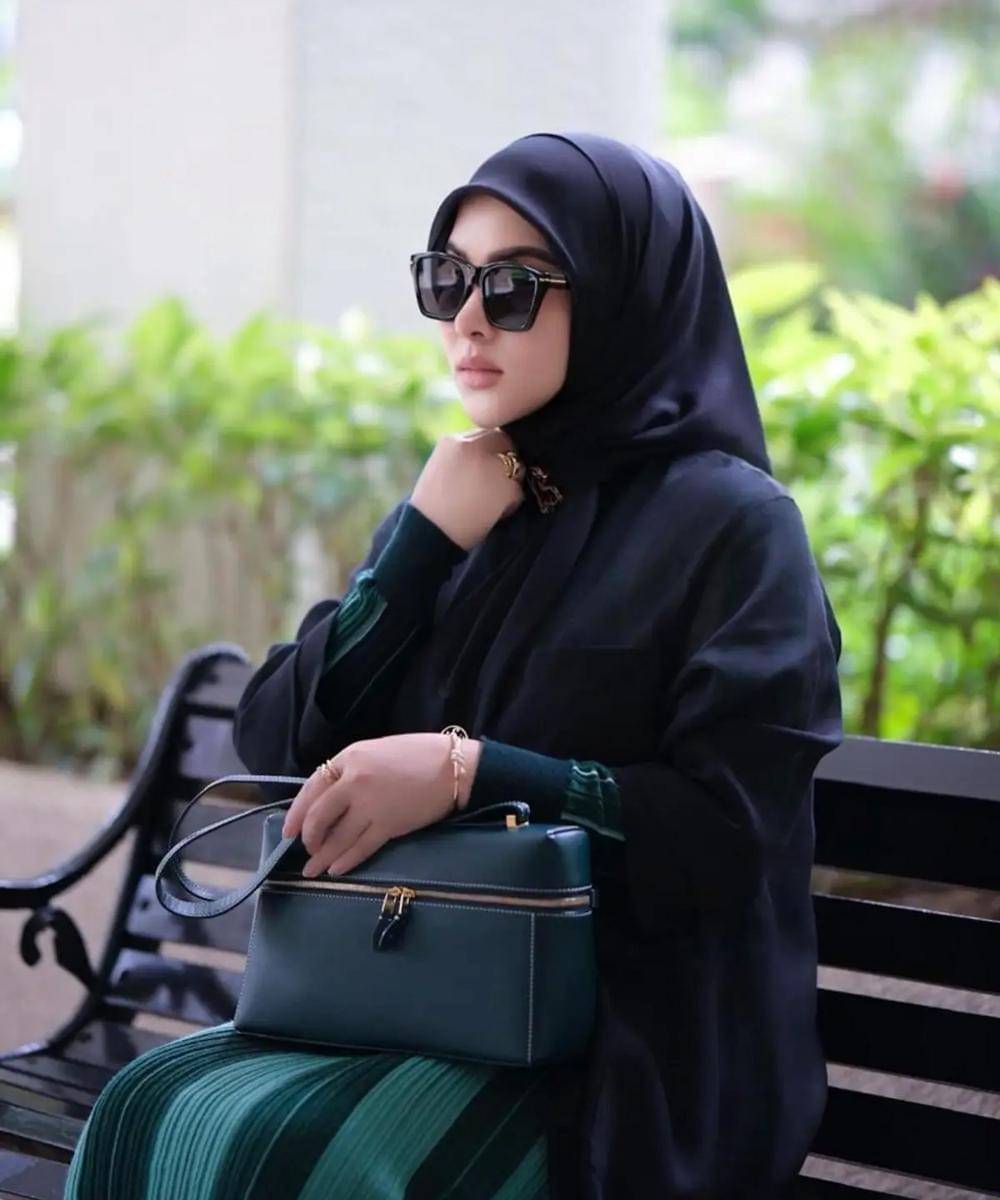 Merek dan Harga Tas Syahrini 2.jpg