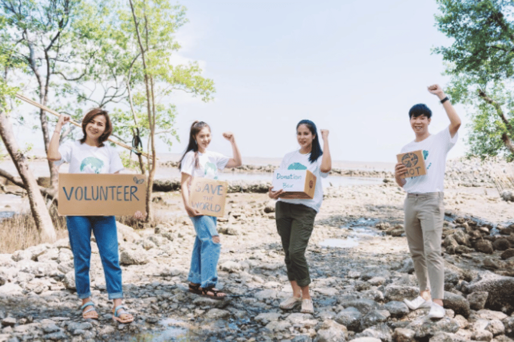 Peran pemerintah dan masyarakat internasional