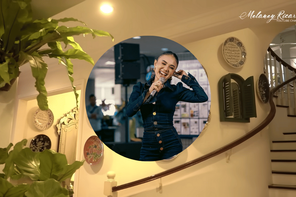 5 Foto Tangga di Rumah Yuni Shara yang Menjadi Spot Foto Favorit.png