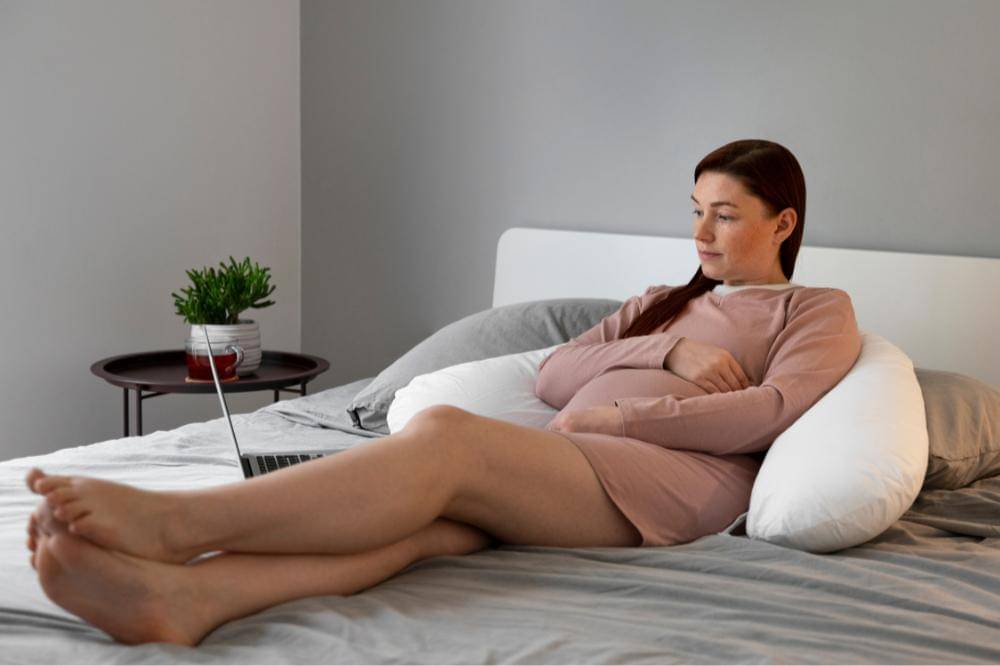 Jangan Terima Tamu Dulu setelah Melahirkan, Ini Alasannya (1).jpg